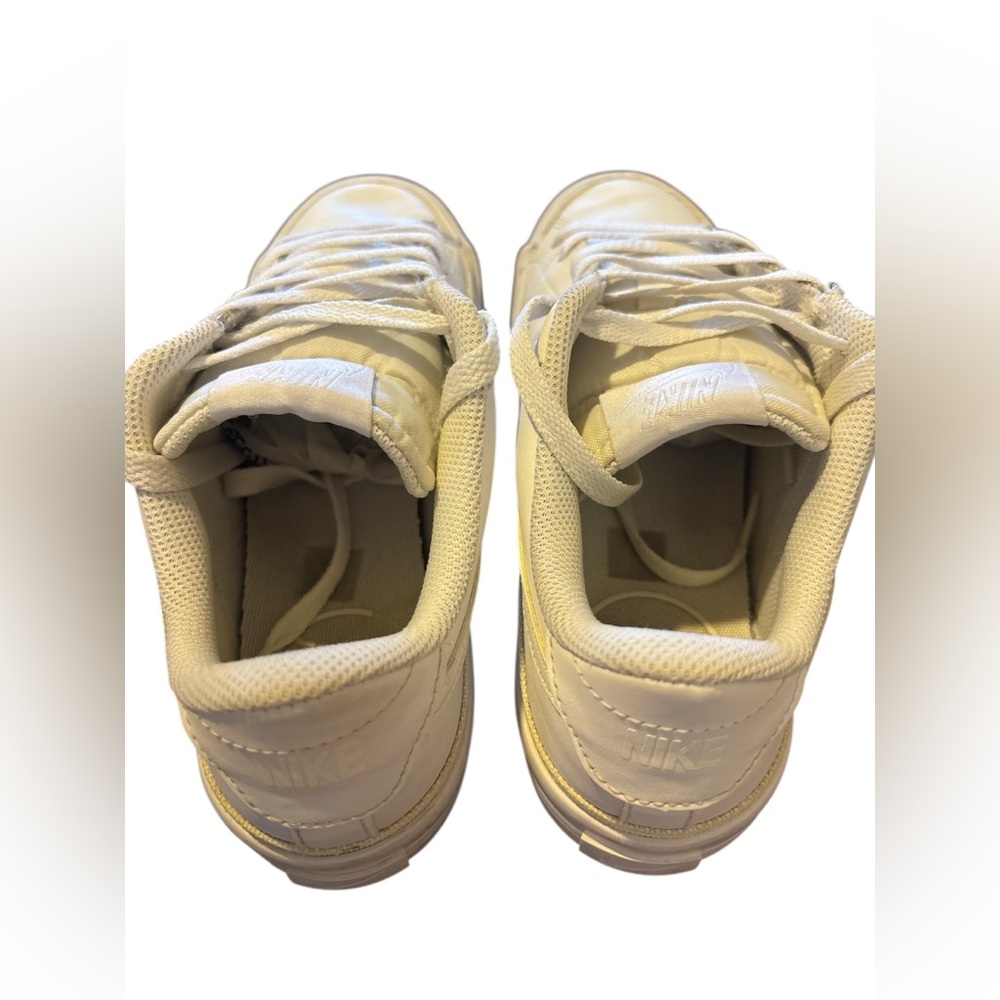 Nike White Sneakers Classic Minimalist Design - Picture 4 of 7